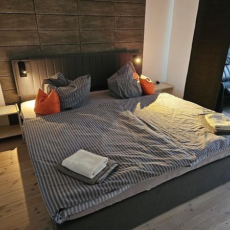 Hotelpension Pfarrhaus Алт Шверин Екстериор снимка