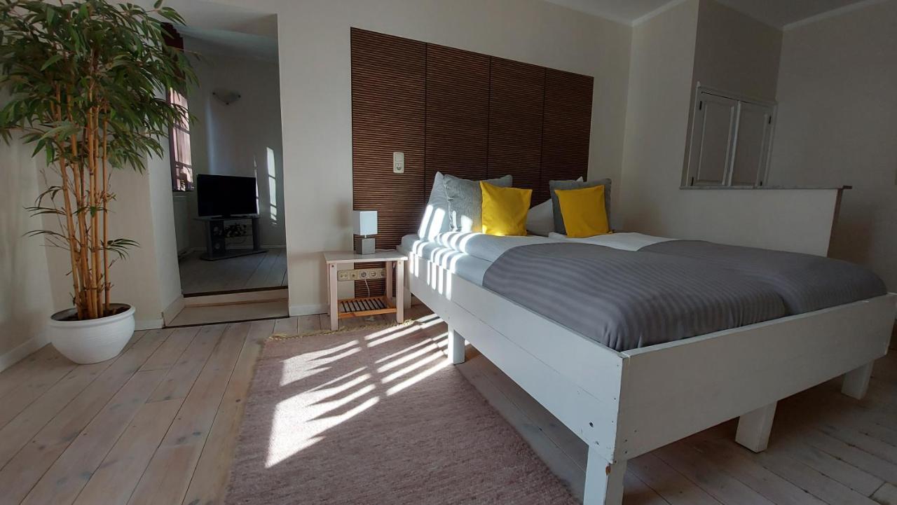 Hotelpension Pfarrhaus Алт Шверин Екстериор снимка