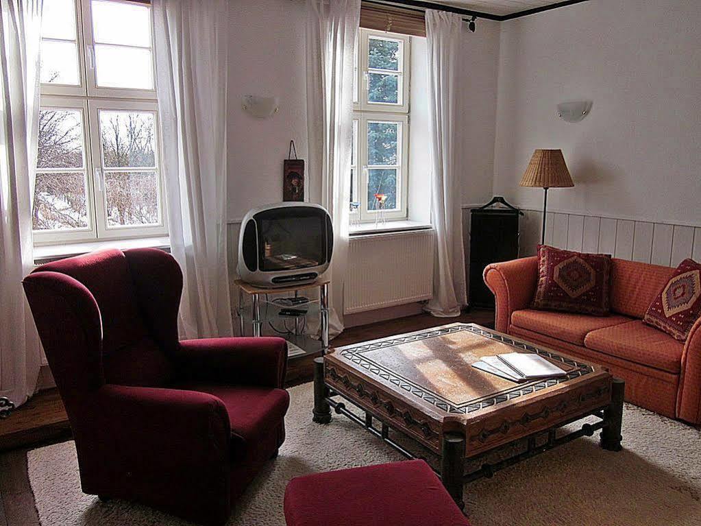 Hotelpension Pfarrhaus Алт Шверин Екстериор снимка